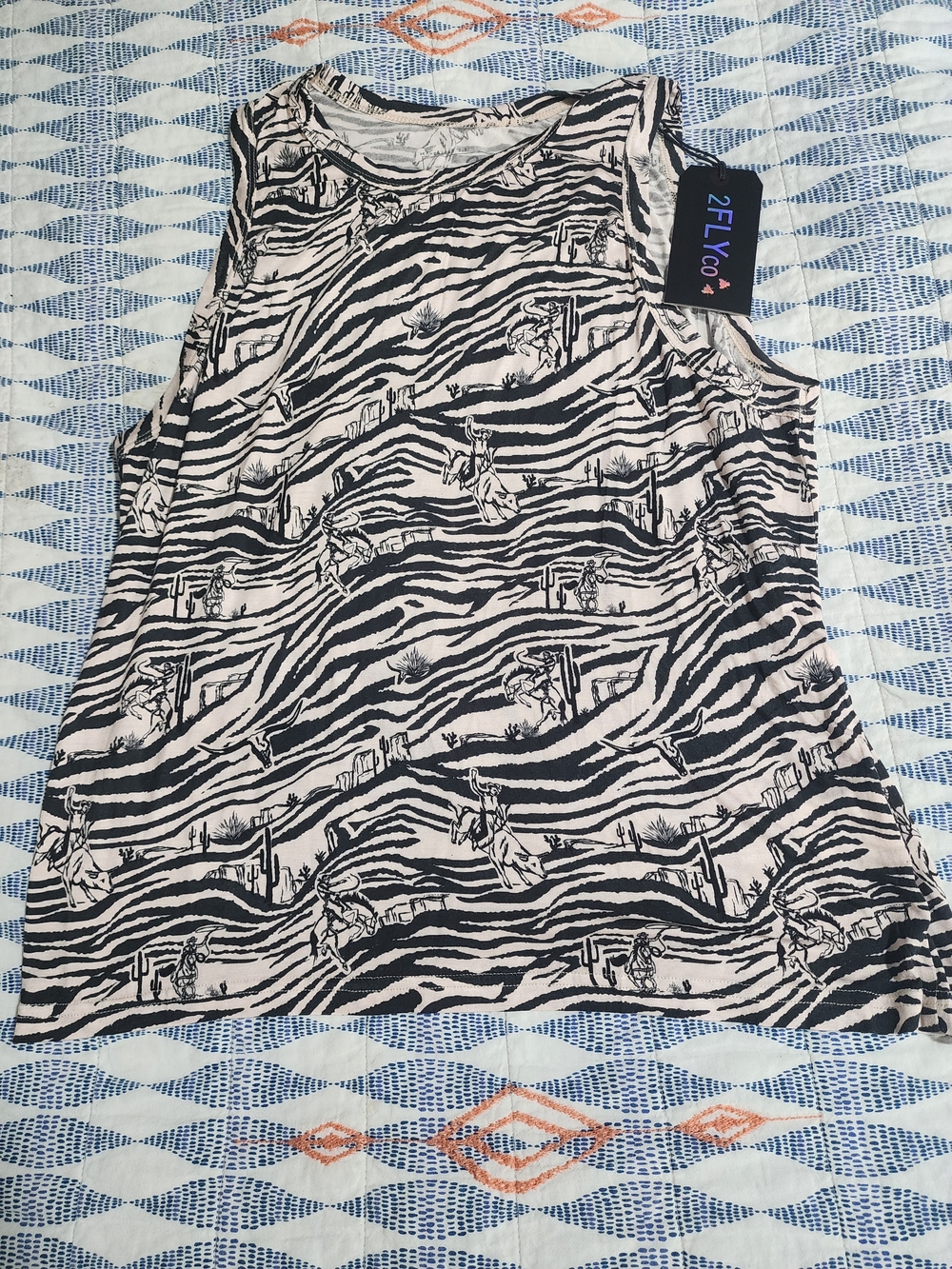 2flyCo Women’s Black & Cream Western Print Tank Top